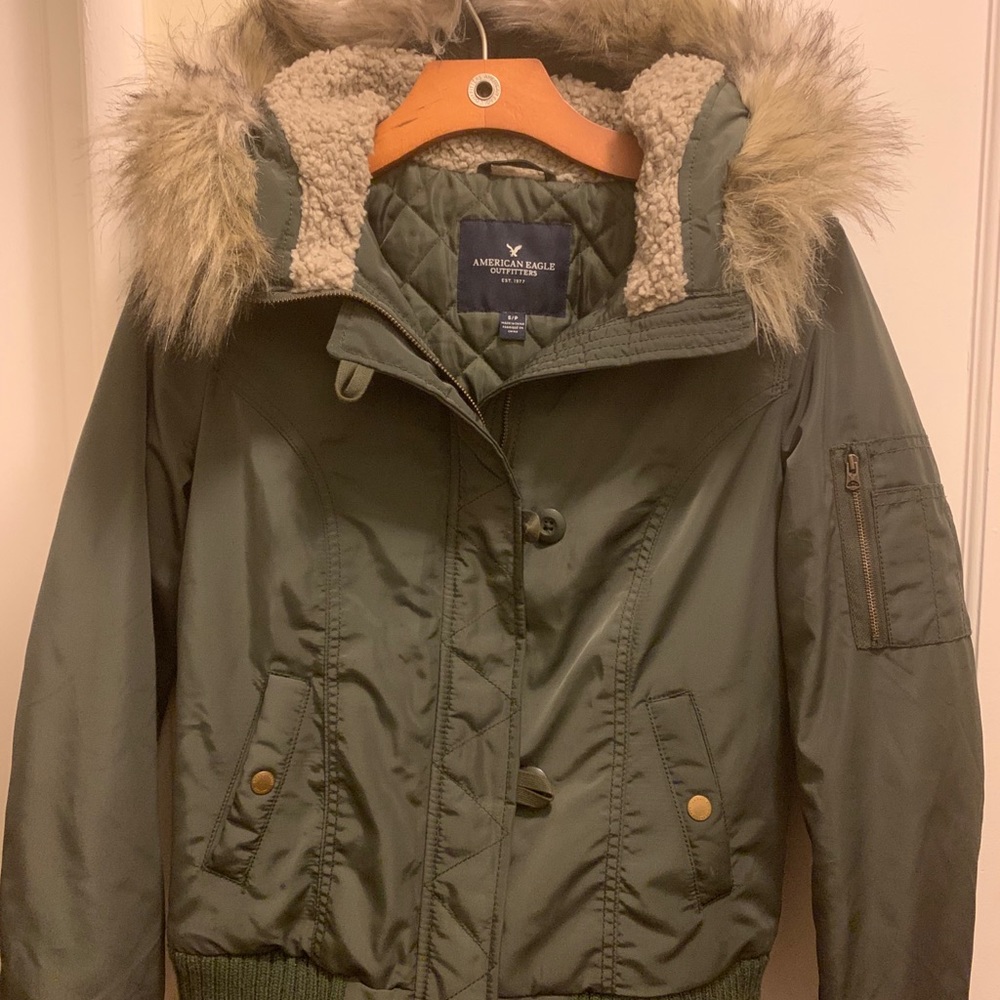 American Eagle puffer with fur collar